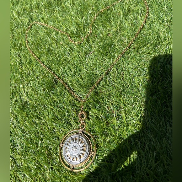 PATRICIA NASH Compass necklace! In like new condition! - Picture 4 of 6